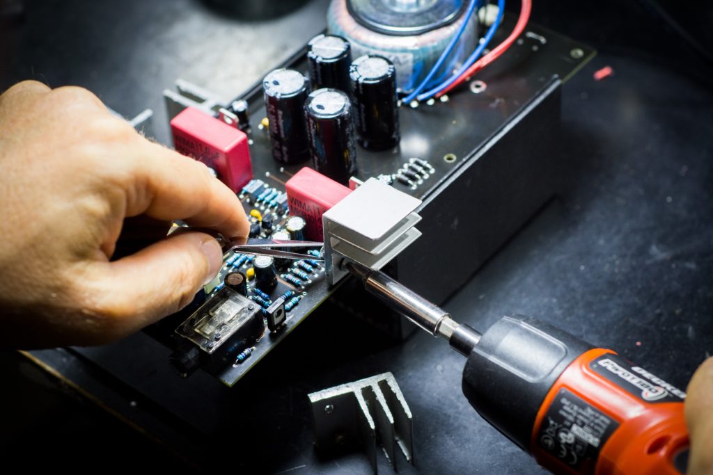 Why Smart Companies Outsource Product Manufacturing