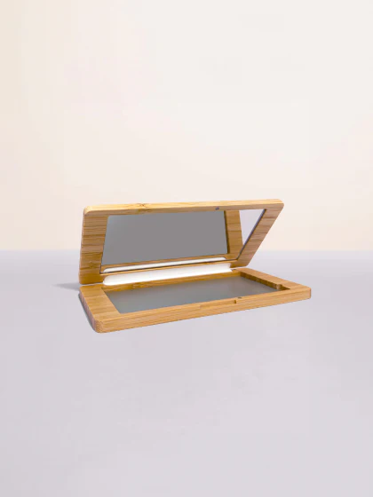 Sustainable Makeup Cases